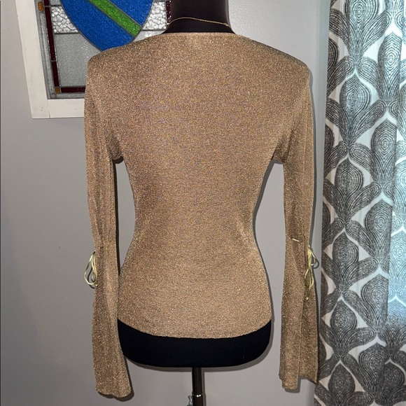 Naf Naf Y2K Gold Metallic Knit V Neck Bell Sleeve Top SZ Medium - Picture 5 of 9